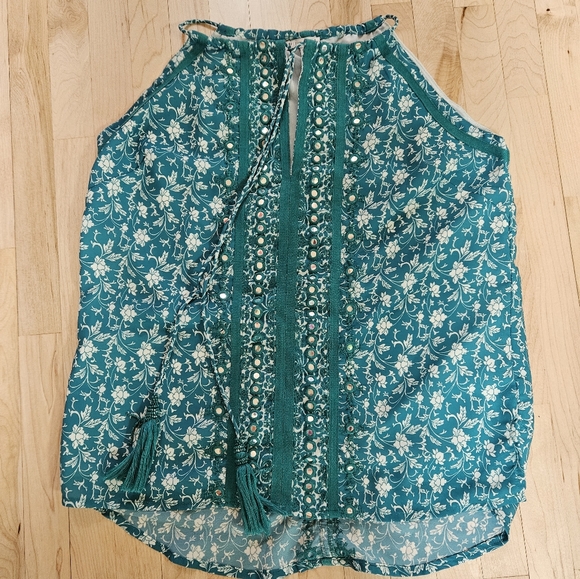 Sleeveless blouse with Adjustable Straps And Decorative mirrors - Picture 2 of 11